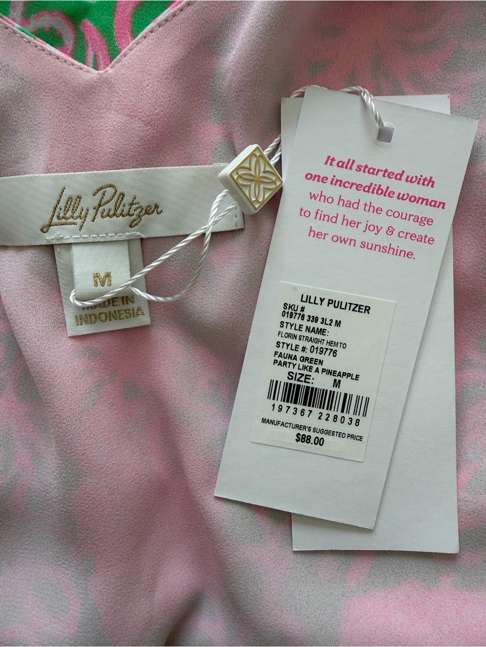 Lilly Pulitzer Fauna Green Party Like a Pineapple V-Neck Straight Hem Florin - Picture 5 of 8